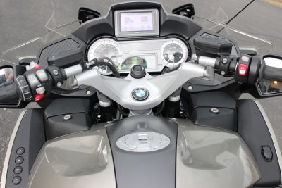 Load image into Gallery viewer, HeliBar Compatable with BMW R1250RT LC 2019+ in Silver-HB05106 – HeliBars
