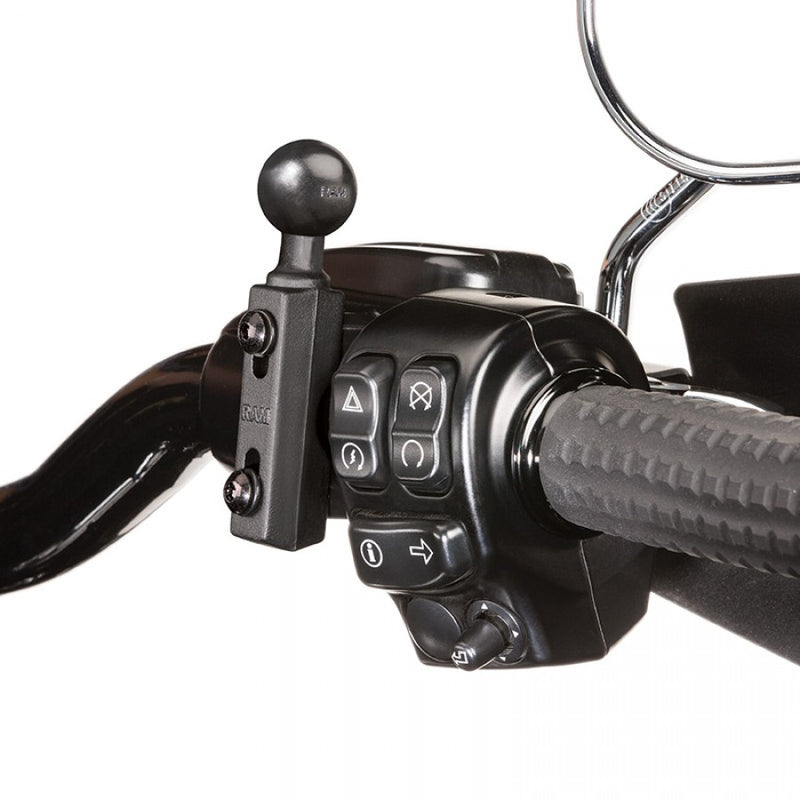 Load image into Gallery viewer, RAM-B-309-1 Brake/Clutch Handlebar Mount with 1&quot; Ball
